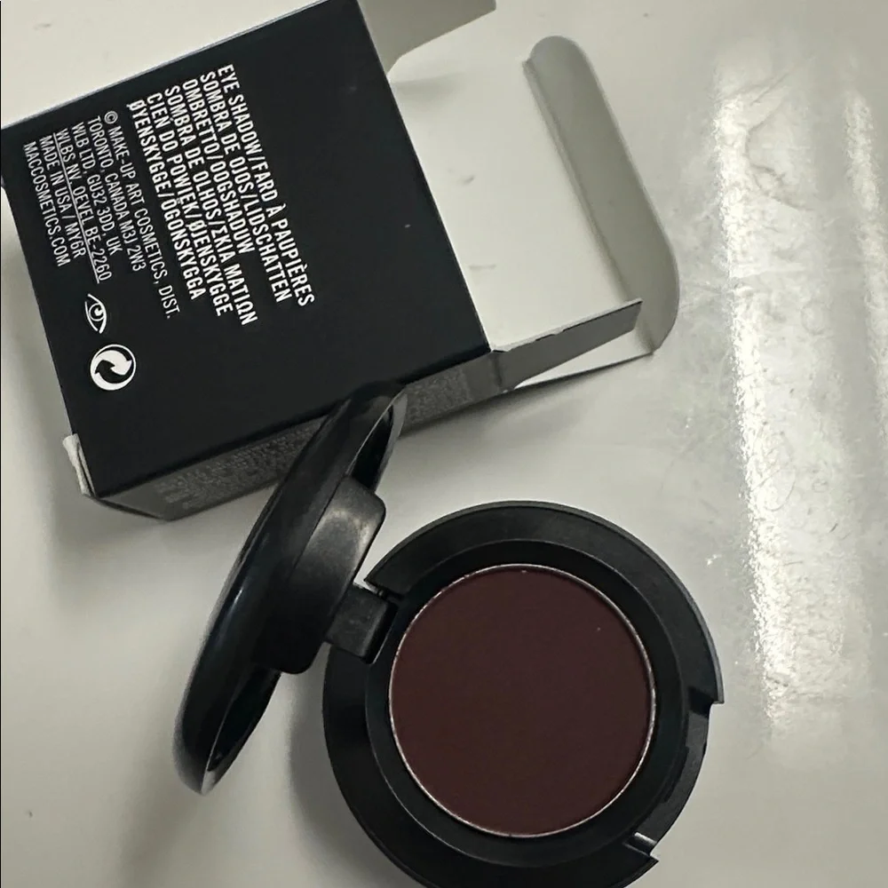 MAC SHADY SANTA eyeshadow NIB Matte